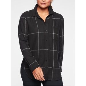 Athleta “Heat Gen 2.0” black full button-up flannel shirt (large)